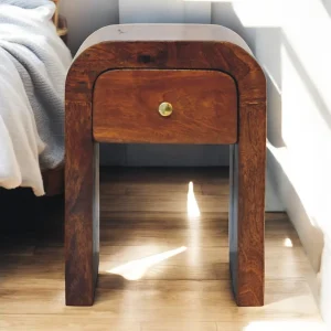 Artisan Furniture Mini Darcy nachtkastje van massief kastanjehout met gebogen randen Artisan Furniture Mini Darcy nachtkastje van massief kastanjehout met gebogen randen