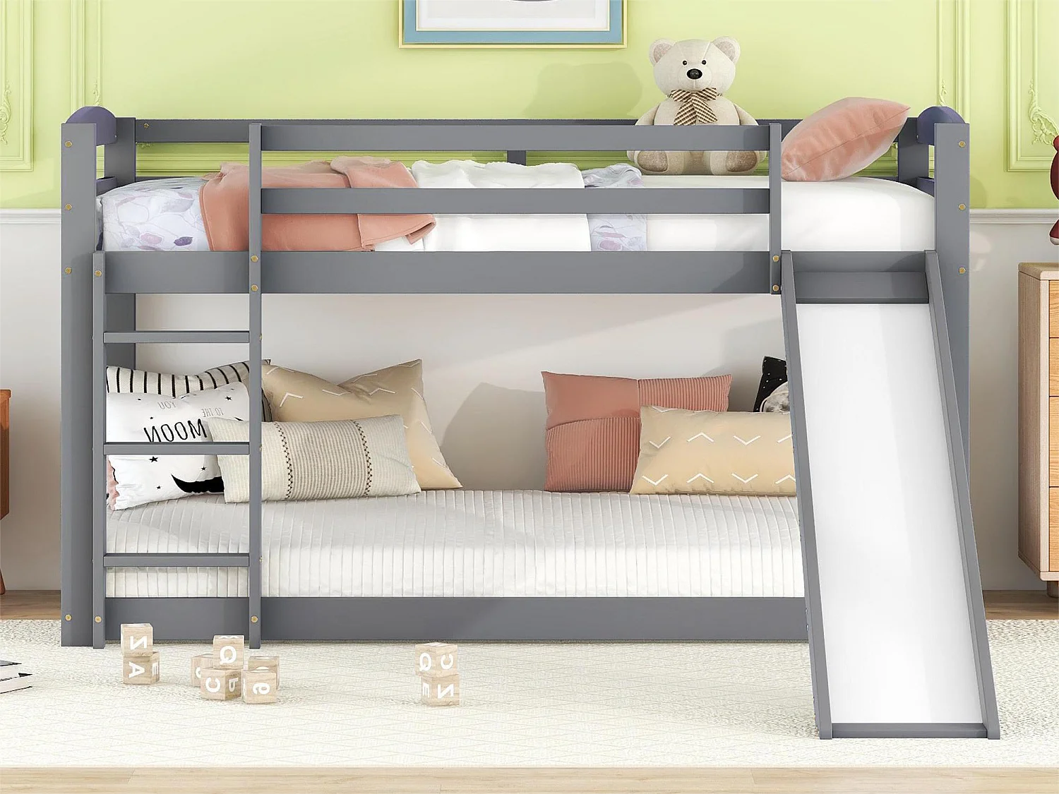 2-zits stapelbed, 2x90x200cm met glijbaan en leuning, Grenen frame, Inclusief lattenbodem, Grijs