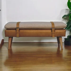 Artisan Furniture Bank van bouclé buffelleer in tan, massief hout, lichtbruin Artisan Furniture Bank van bouclé buffelleer in tan, massief hout, lichtbruin
