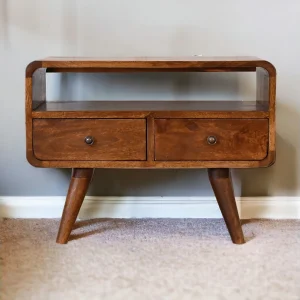 Mini gebogen tv-meubel van kastanjehout Artisan Furniture, 2 lades, 1 open plank, bruin Mini gebogen tv-meubel van kastanjehout Artisan Furniture, 2 lades, 1 open plank, bruin