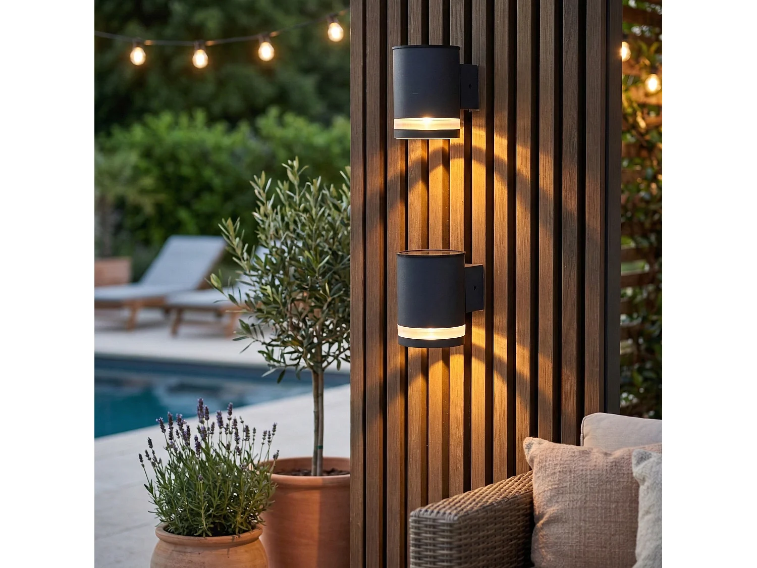 2 zonnewandlampen H11,5cm HELIO