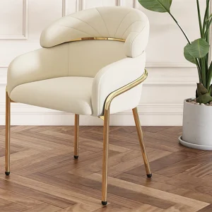 1 Fauteuil fluweel – met 4 goud metalen poten – Beige 1 Fauteuil fluweel – met 4 goud metalen poten – Beige