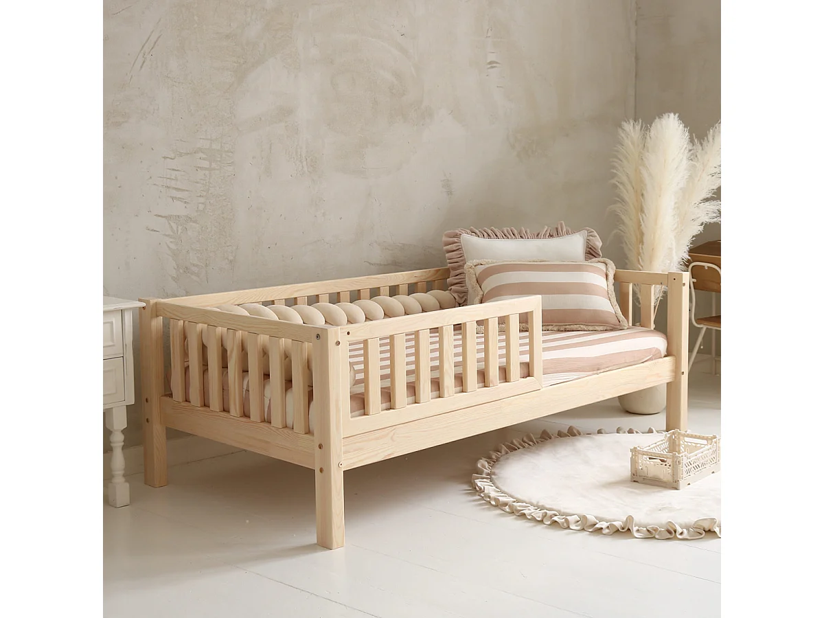 Bed 90x190 met barrière en lattenbodem inclusief poten 19 cm Agnès Bois