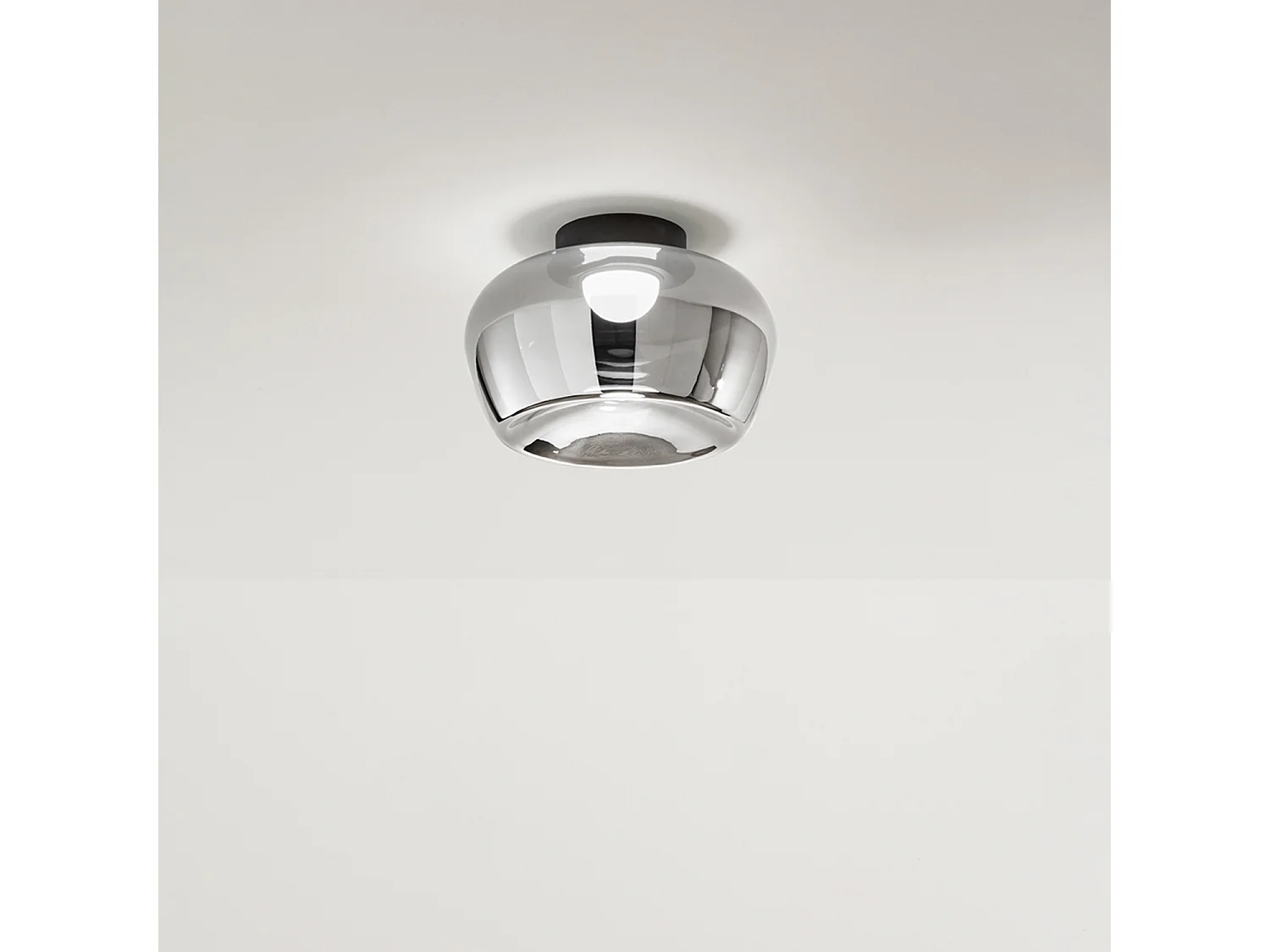 10S48532 serie LED hanglamp in spiegelglas, 20W 3000K, dimbaar, matzwart metalen frame, diameter 38 cm - Perenz
