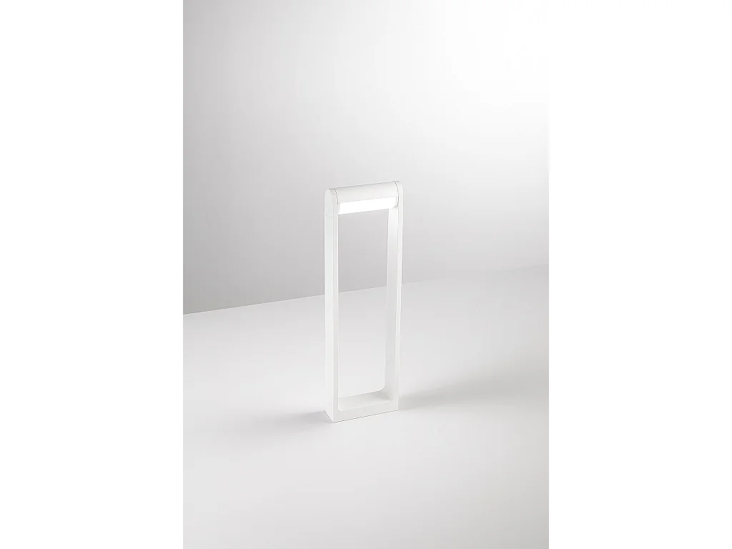 12W 3000K LED-buitenlamp, matwitte gepoedercoate aluminium constructie, modern verstelbaar ontwerp IP65 – Perenz